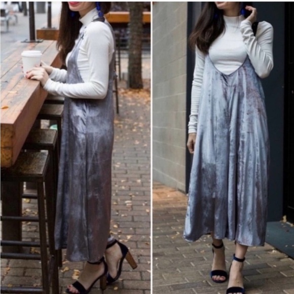 Anthropologie Maeve Velvet Romper Jumpsuit Jeweled Buttons Cropped Wide Leg Gray - Picture 2 of 15